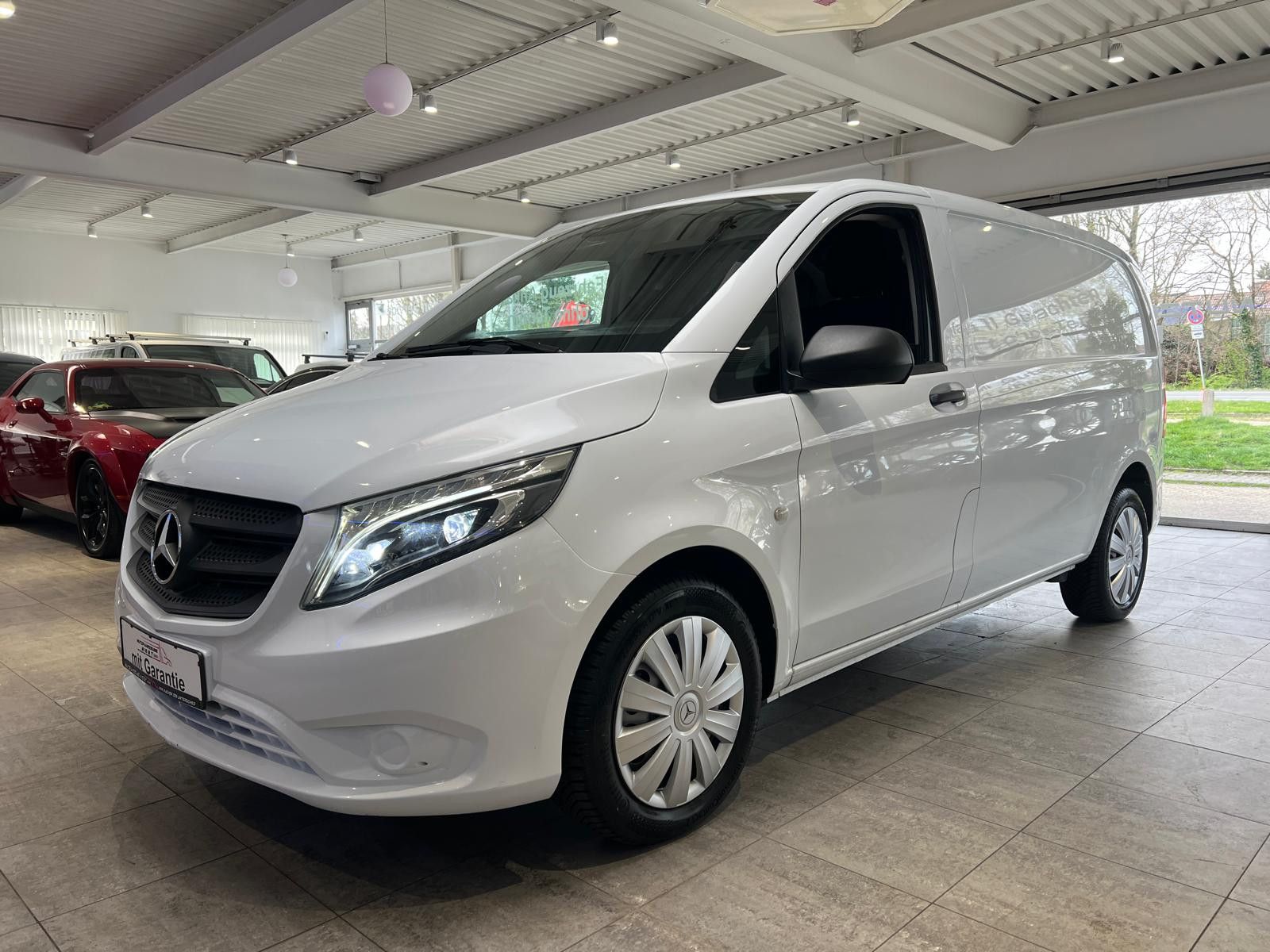 Mercedes-Benz Vito 2016, 110 000 км, 140 kW (190 PS) дизель, автомат — фото 2