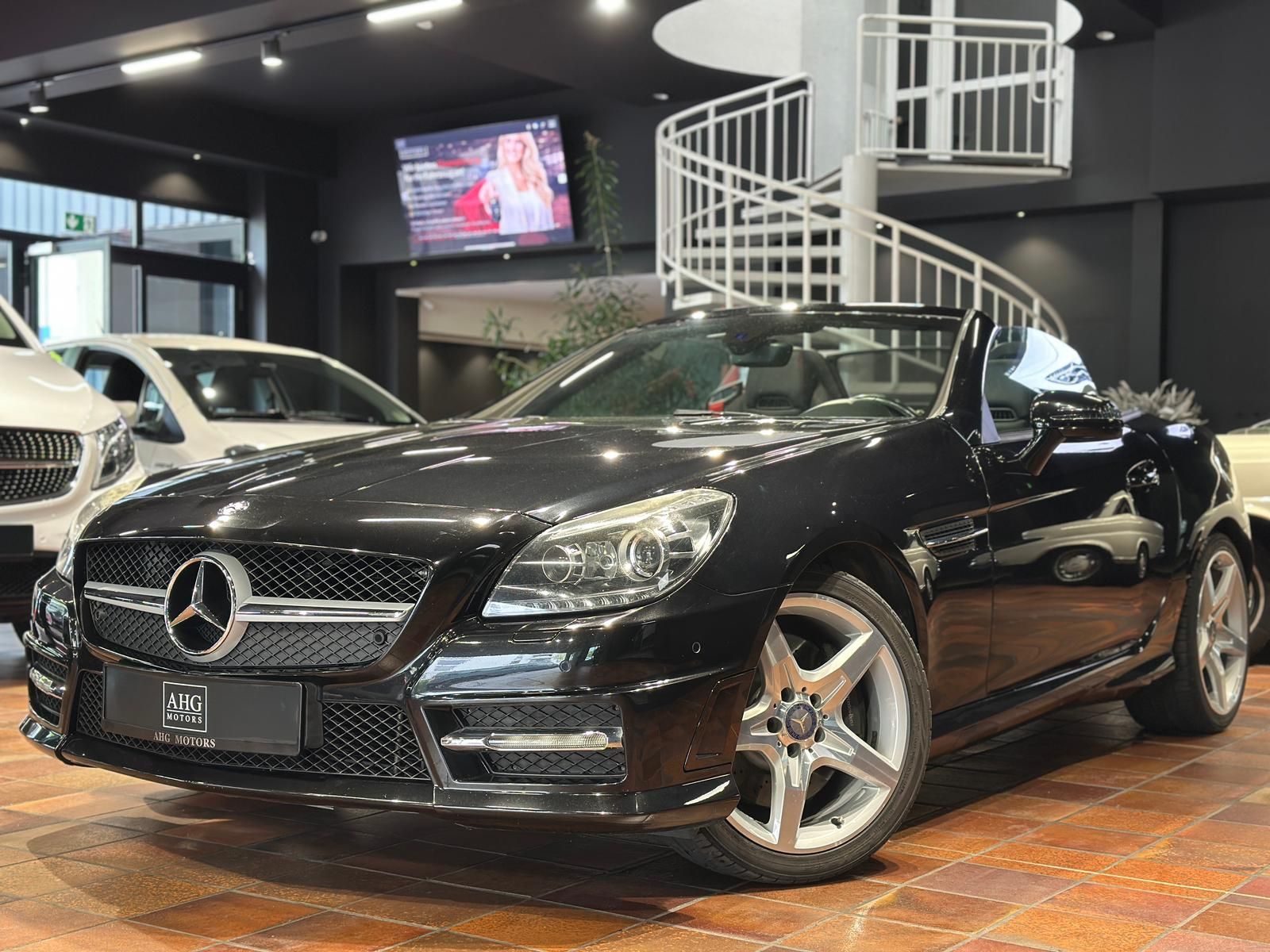 Mercedes-Benz SLK 350 2011, 69 854 км, 225 kW (306 PS) бензин, автомат — фото с аукциона, доставка в Беларусь