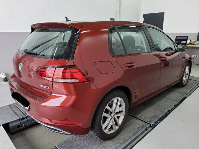 Volkswagen Golf 2019, 71 800 км, 96 kW (131 PS) бензин, schaltgetriebe — фото 3