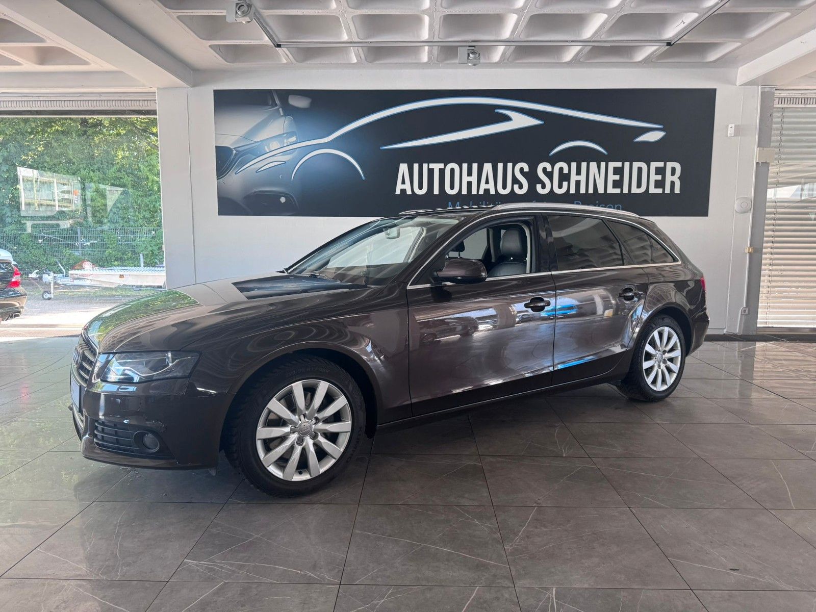 Audi A4 2011, 96 322 км, 155 kW (211 PS) бензин, автомат — фото с аукциона, доставка в Беларусь